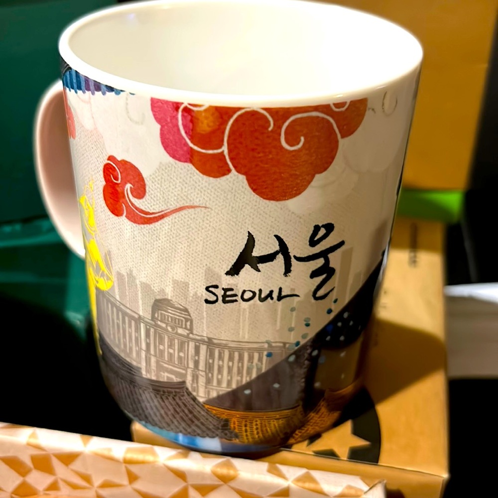 Seoul Starbucks larger mug